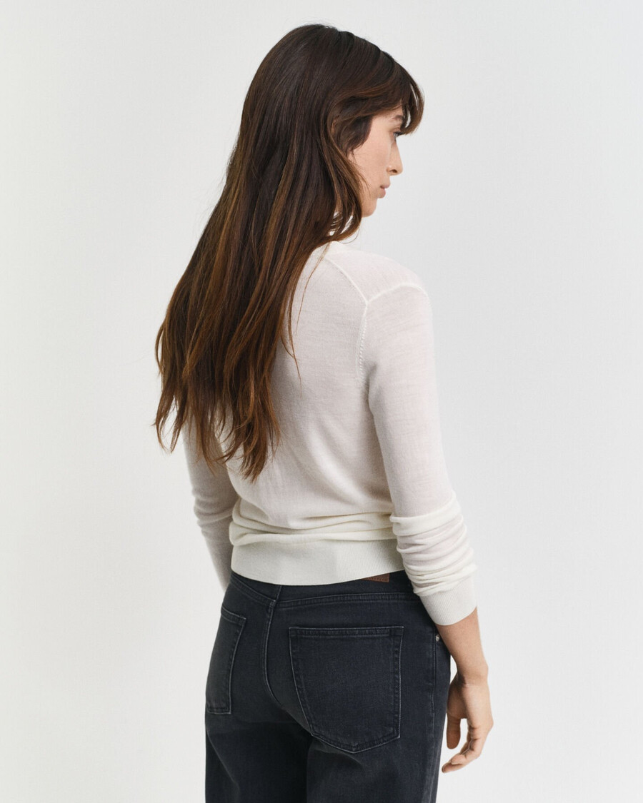 extrafeiner merinowollpullover mit v-ausschnitt – creme