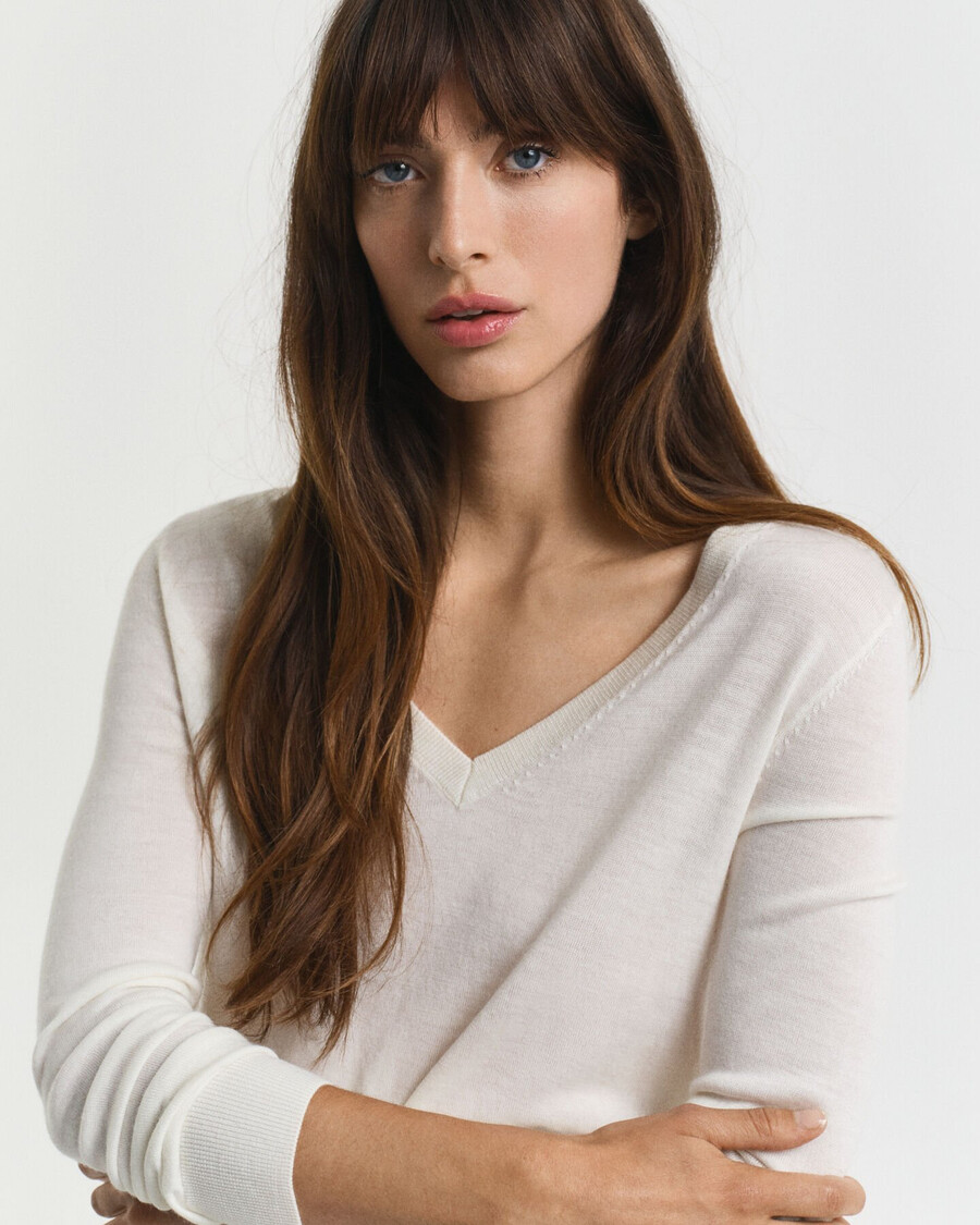 extrafeiner merinowollpullover mit v-ausschnitt – creme
