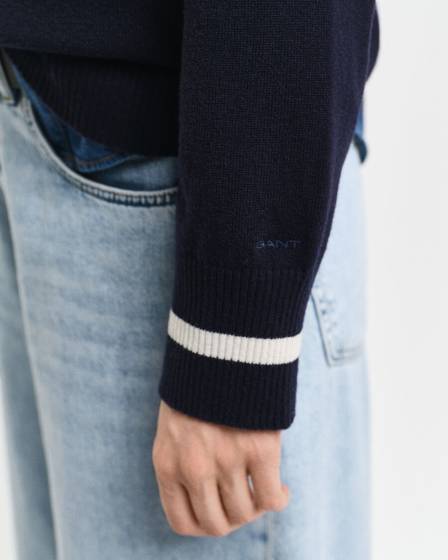 superfeiner lammwollpullover mit kontrastausschnitt und v-ausschnitt – abendblau