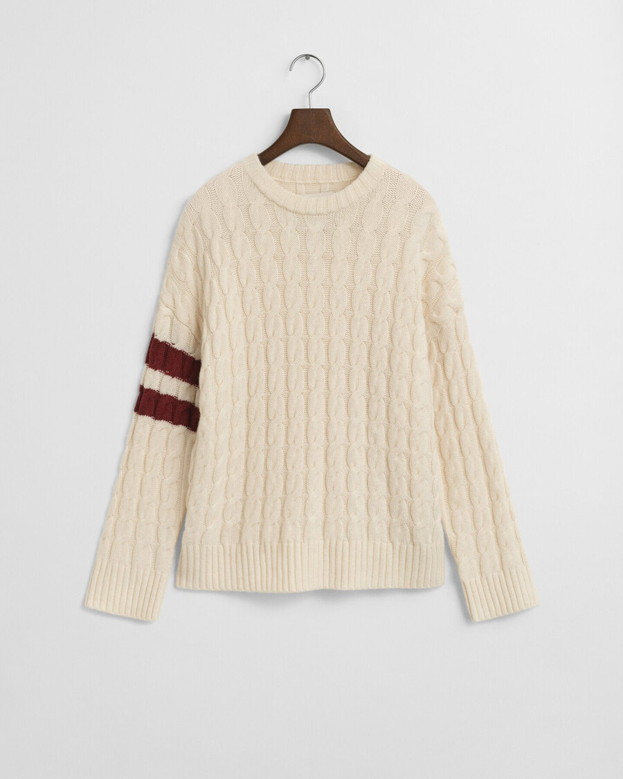kontrastgestreifter zopfstrickpullover mit rundhalsausschnitt – creme