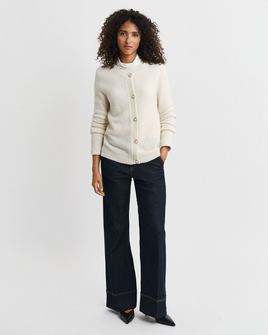 bouclé-strickjacke mit rundhalsausschnitt – creme