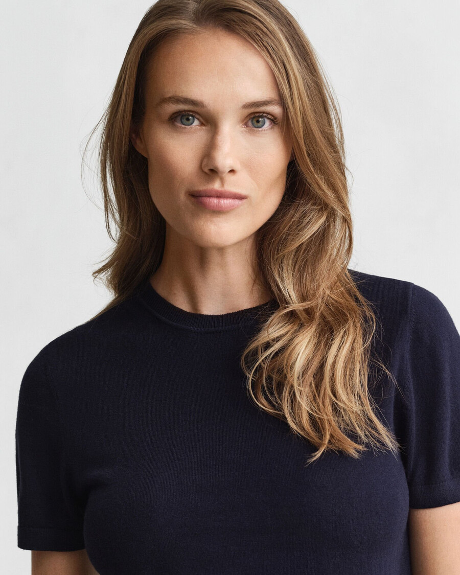 leichter kurzärmeliger strickpullover mit rundhalsausschnitt – abendblau
